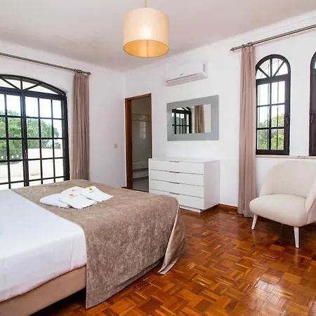 Irene Golf House - Privat Heated Pool & Games & Golf *