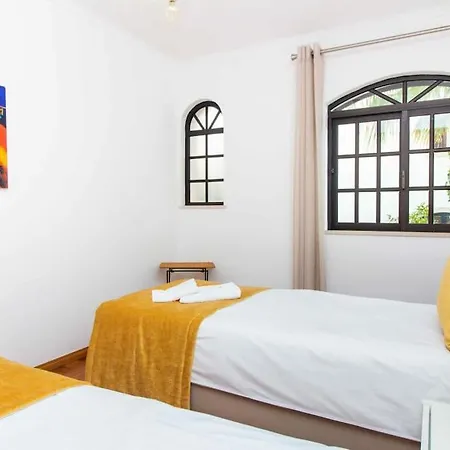 Irene Golf House - Privat Heated Pool & Games & Golf クアルテイラ
