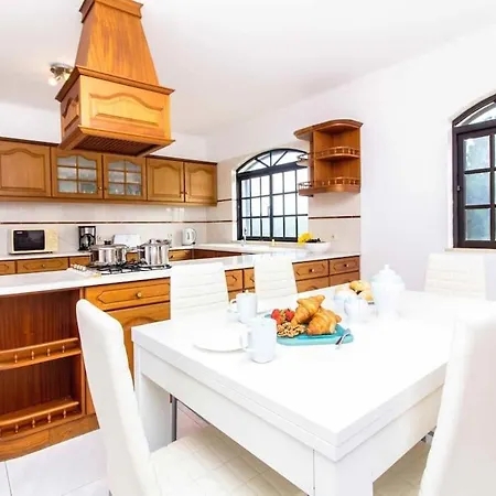 Irene Golf House - Privat Heated Pool & Games & Golf Villa