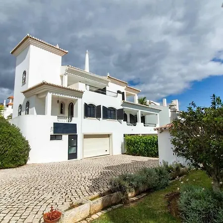 Irene Golf House - Privat Heated Pool & Games & Golf Villa Quarteira
