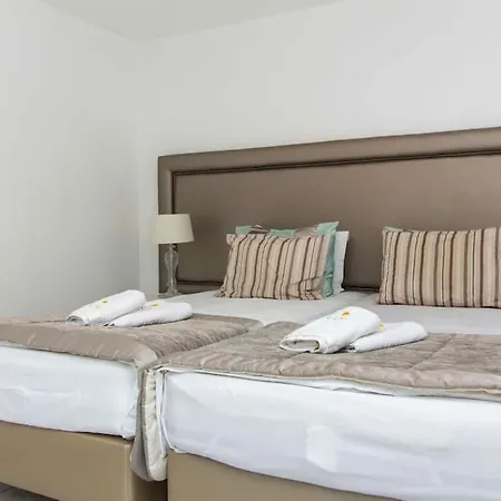 Irene Golf House - Privat Heated Pool & Games & Golf *